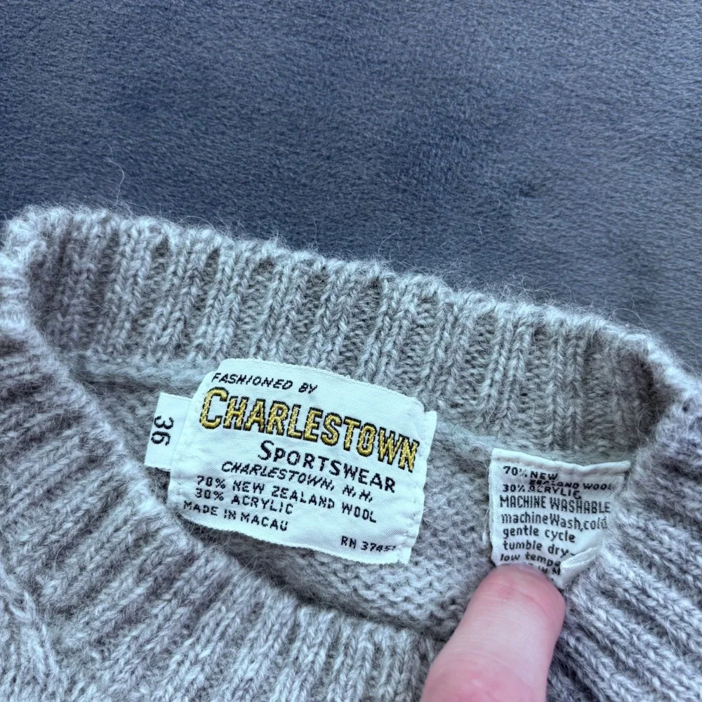 Charlestown Sportswear Grey Wool Blend Crewneck Raglan Sweater Size 36 Vintage